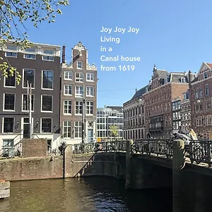 Bed and breakfast Two Bedroom In Historic Canalhouse From 1618 - Centre **